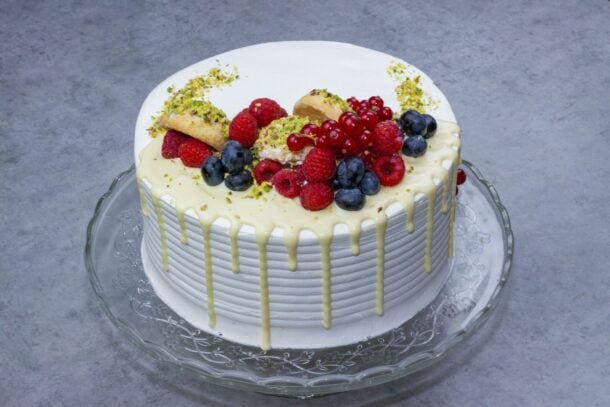 Tort mousse cu fructe de pădure 1.5kg - Revelion