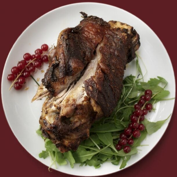 Tavă cu Ciolan de porc la cuptor 1 Kg - Crăciun