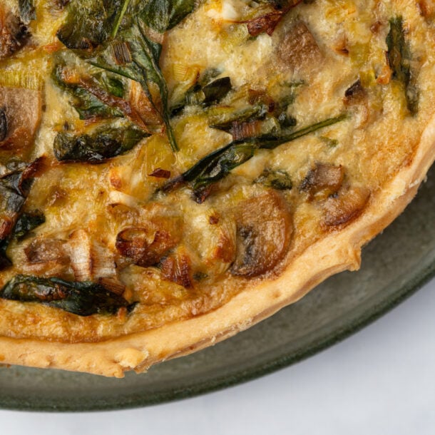 Quiche cu somon, brânză de capră și spanac 1.1 Kg - Revelion