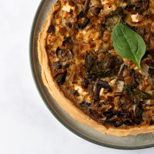 Quiche cu brânză de capră, ciuperci, spanac 1.1 Kg - Crăciun