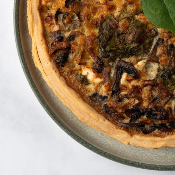 Quiche cu brânză de capră, ciuperci, spanac 1.1 Kg - Crăciun