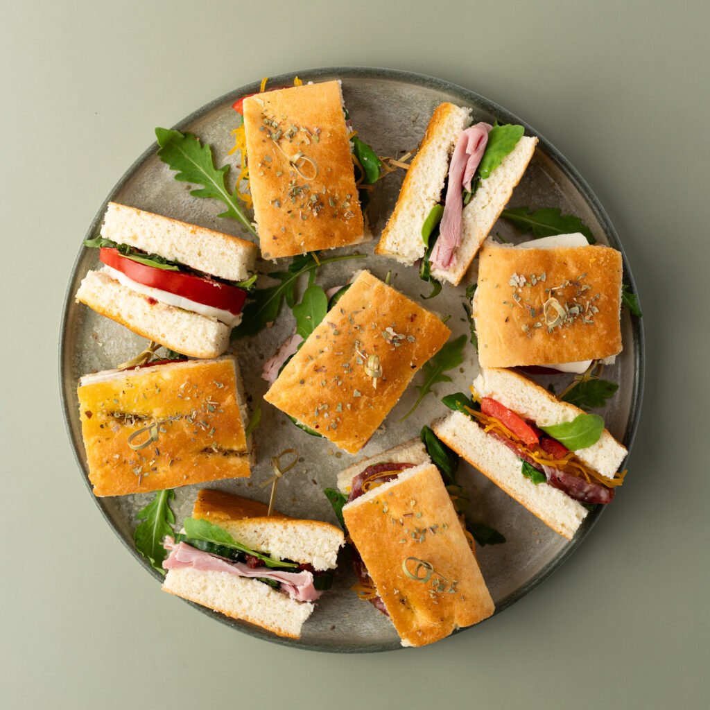 Platou sandwich focaccia 2 1 - Bucate pe Roate