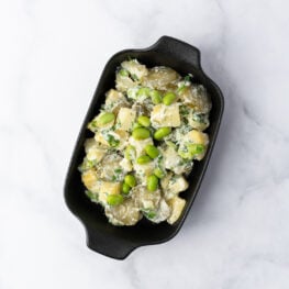 Salată vegană de cartofi cu ceapă verde, castraveți murați și edamame 0.5 kg - Revelion