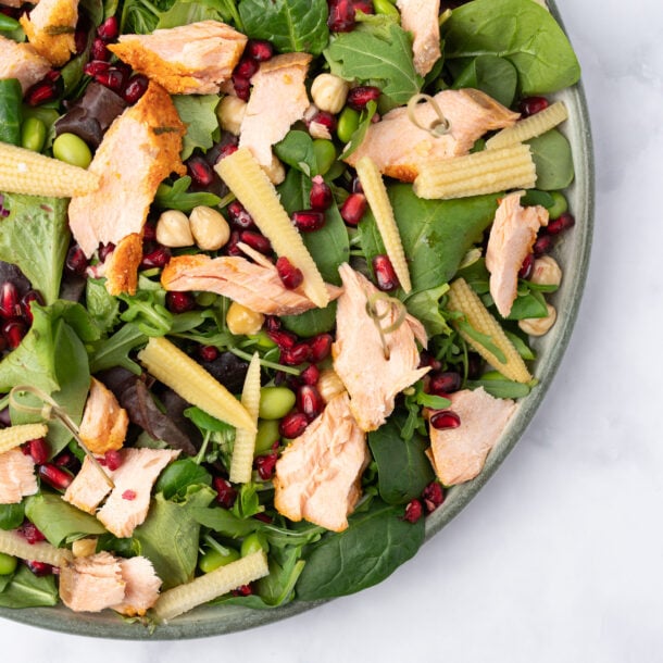 Salata mix de frunze verzi si somon 0.55 kg - Revelion
