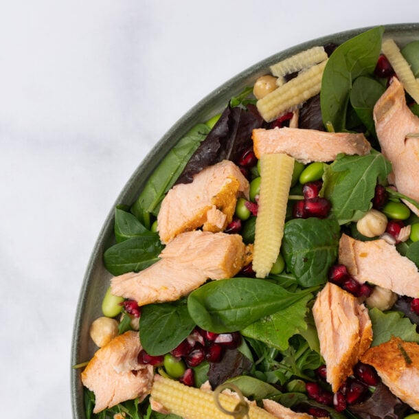 Salata mix de frunze verzi si somon 0.55 kg - Revelion