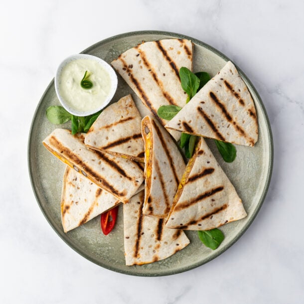 Quesadilla cu carne de porc și legume trase la tigaie - Revelion