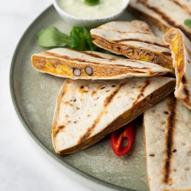 Quesadilla cu carne de porc și legume trase la tigaie - Revelion