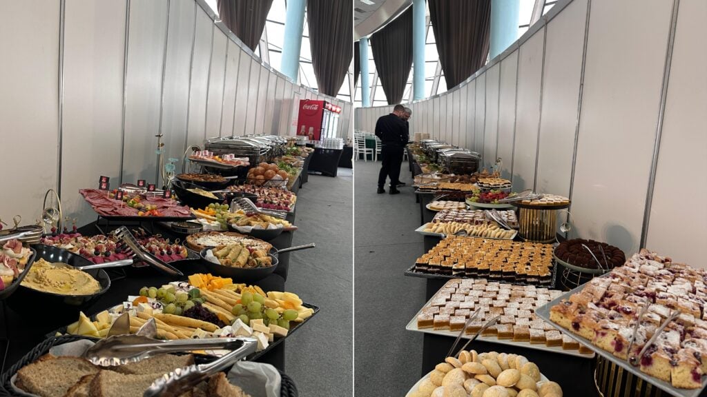 Bufet VIP cu aperitive si desert la Autototal Business Show 2025 Romexpo - catering Bucate pe Roate