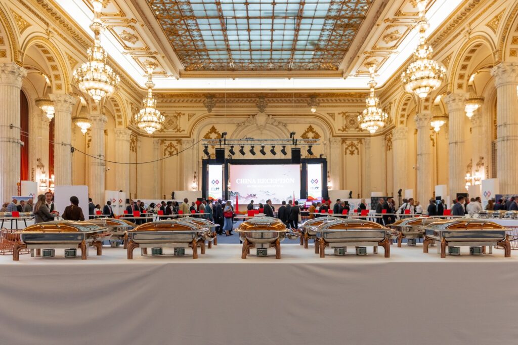 Catering cu protocol diplomatic la Conferința Plenipotențiarilor ITU 2022 2 - Bucate pe Roate Recepție oficială Sala Unirii, Palatul Parlamentului, catering Bucate pe Roate la Conferința Plenipotențiarilor ITU 2022