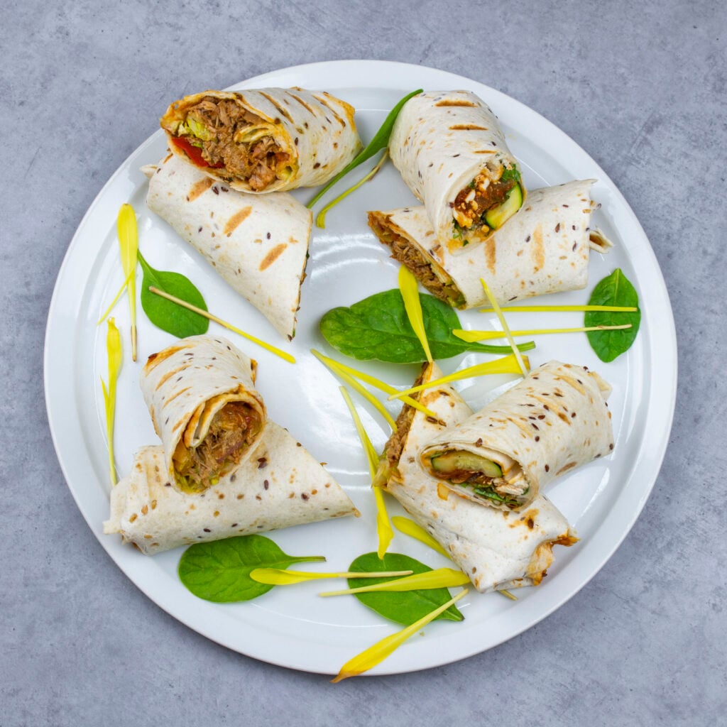 Meniuri de catering adaptate preferințelor și restricțiilor alimentare ale oaspeților 7 - Bucate pe Roate Mixed wrap platter - Bucate pe Roate