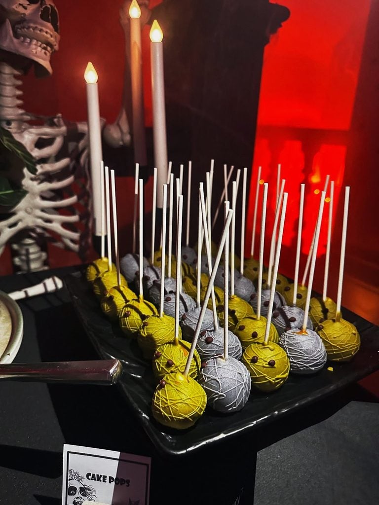 cakepops 1 768x1024 1 - Bucate pe Roate